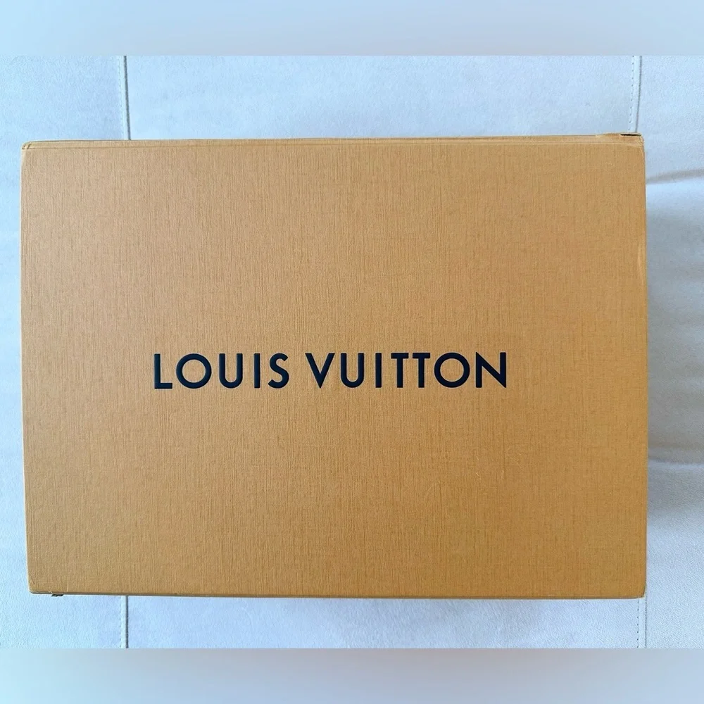 Louis Vuitton Authentic Magnetic Flap Orange Box 13.75”